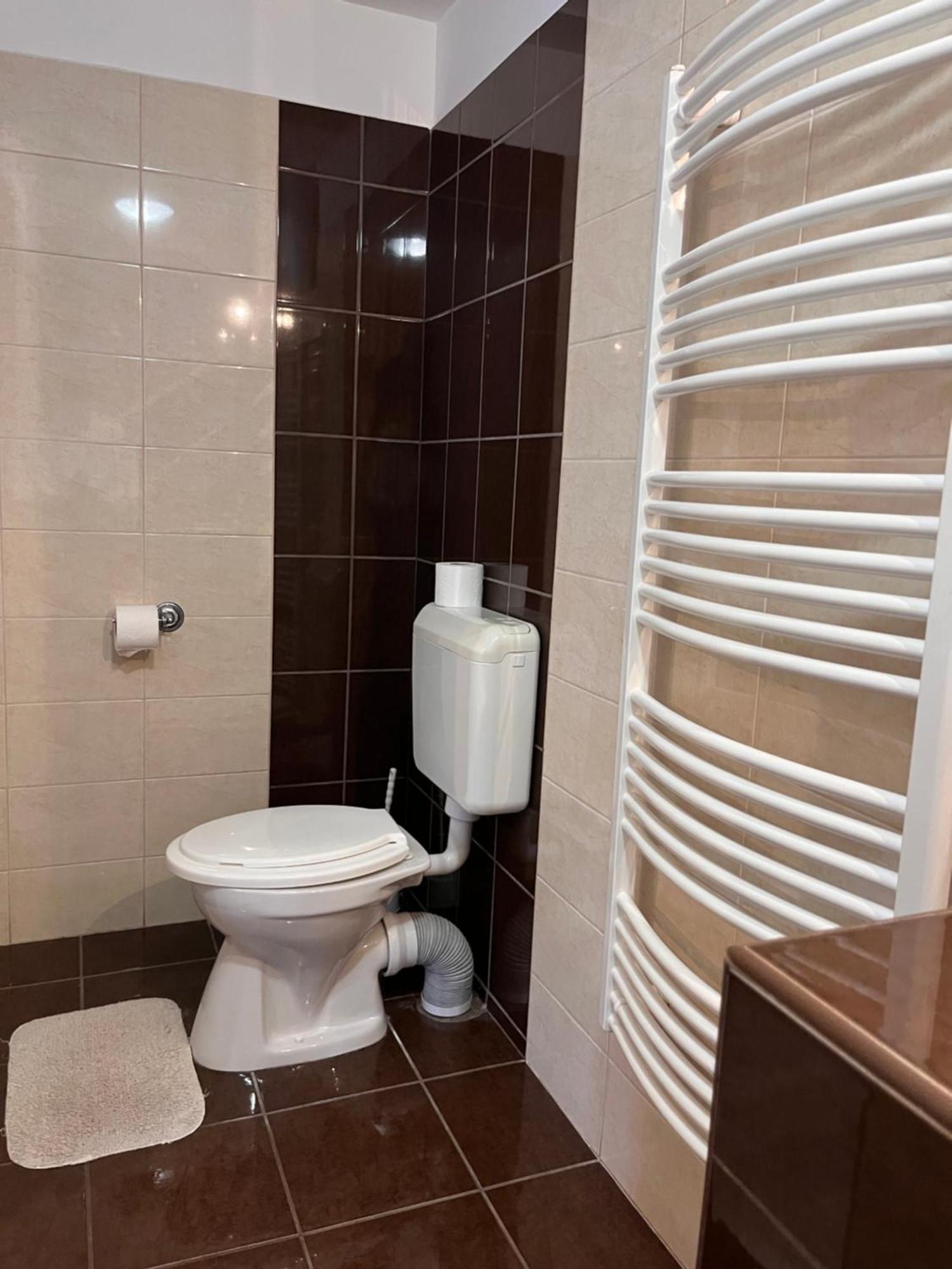 Belvárosi Panzió Pápa Exterior foto