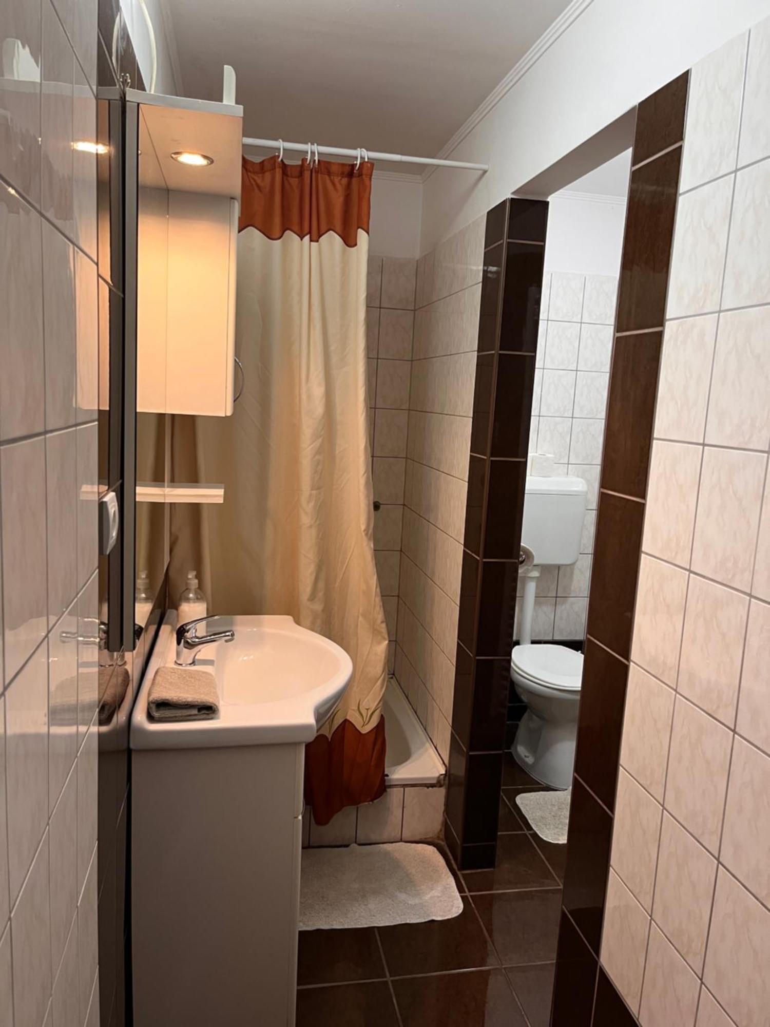 Belvárosi Panzió Pápa Exterior foto